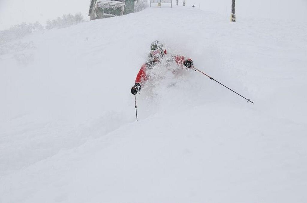 Hotel Niseko Alpen Кучан Екстериор снимка